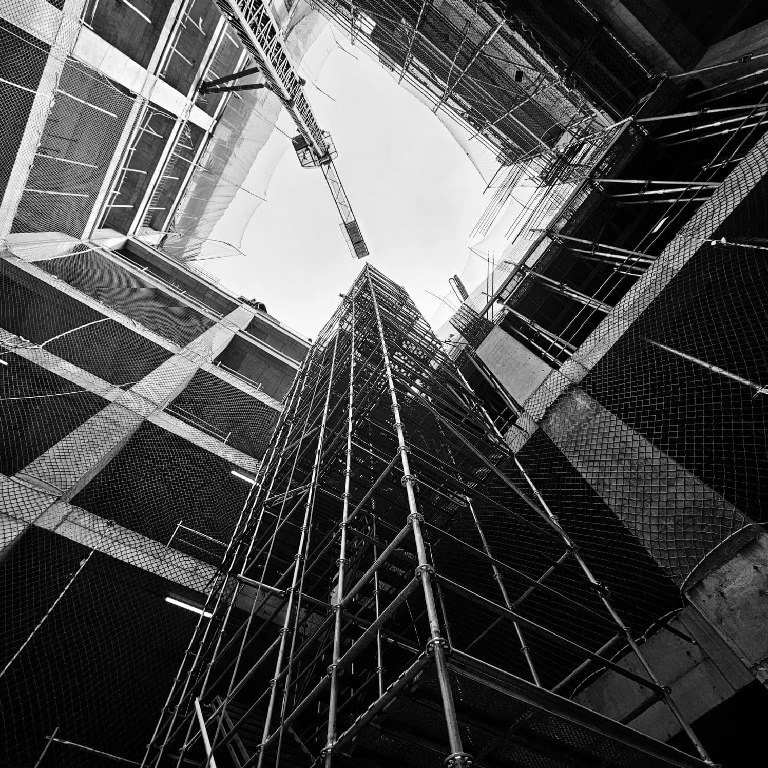 Equipo MAQTEC ejecutando montaje de andamios en faena real